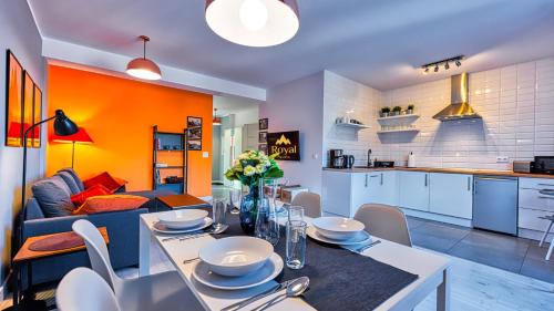 Kuhinja oz. manjša kuhinja v nastanitvi Apartamenty 11-go Listopada by Royal Aparts