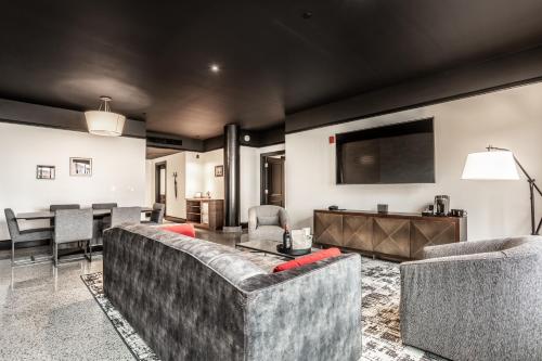 Bottleworks Hotel Image