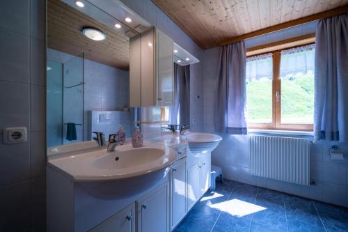 Kúpeľňa v ubytovaní Ferienbauernhof Oberhauser