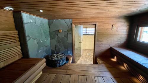 Et badeværelse på Lapiosalmi Wilderness Center