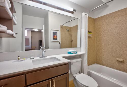 Imagen de la galería de Candlewood Suites Dallas Fort Worth South, an IHG Hotel, en Fort Worth