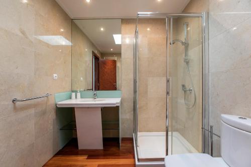 Ένα μπάνιο στο PRIVATE VILLA - Penafiel - Abragão
