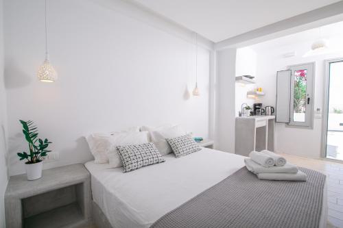 Sensia Luxury Studio with Hot tub photo 2