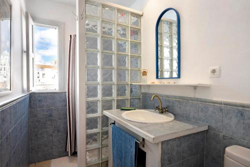 A bathroom at Precioso apartamento en Vejer con terraza