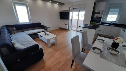 Apartman Ana - Posušjeにあるテレビまたはエンターテインメントセンター