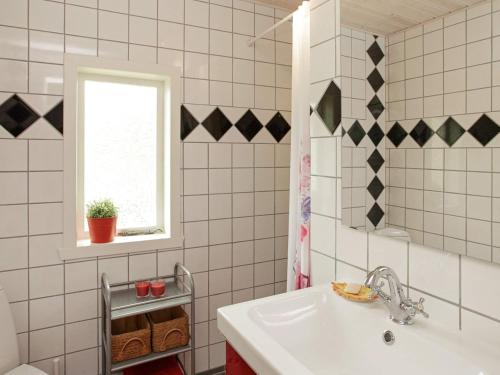 Koupelna v ubytování Holiday home Hals IX