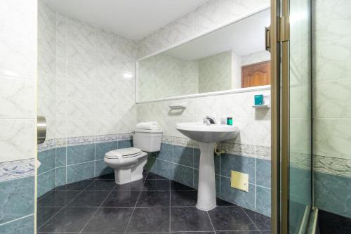 Koupelna v ubytování Hotel Ayenda Normandy