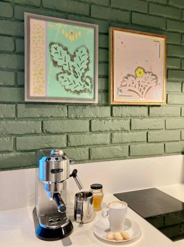 Utensilios para hacer té y café en Heaven in Hel 2