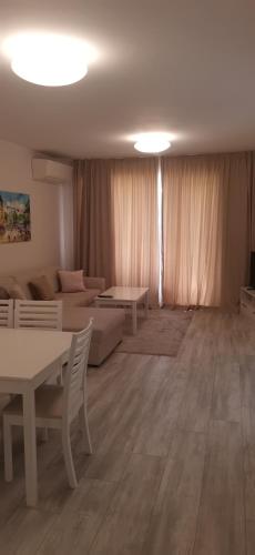 Χώρος καθιστικού στο La Mer Residence