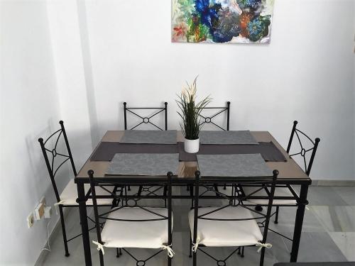 Posezení v ubytování Luminoso y amplio apartamento en el centro histórico de Sevilla