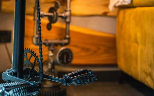 a close up of the handlebars of a bike at Apartament SPOKOLOKO Wiślańska Złoty B1 in Szczyrk