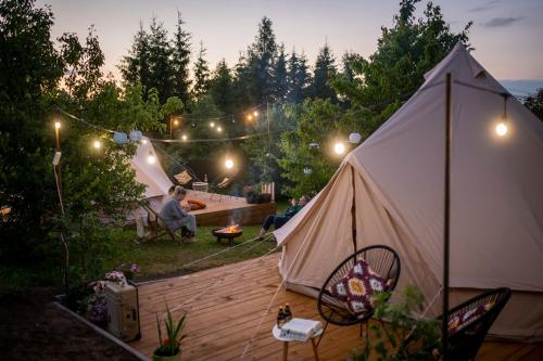 Zdjęcie z galerii obiektu Pokoje u Basi Glamping Mikołajki w mieście Mikołajki