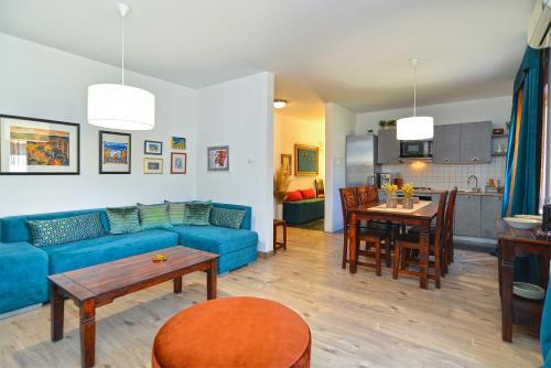 House Desanka 2102