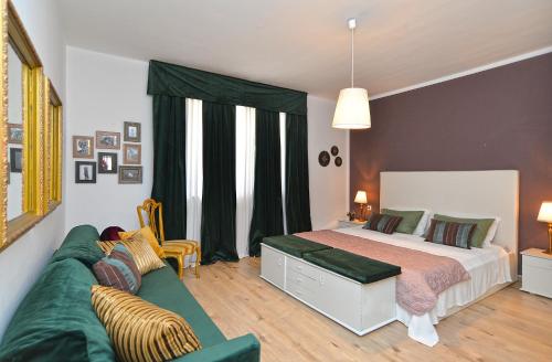 House Desanka 2102
