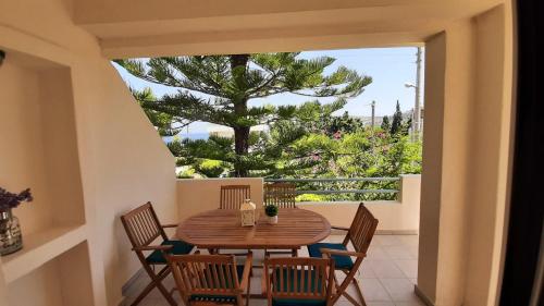 Seaside Kaki Thalassa