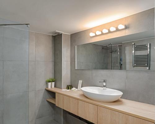Athenian Stylish Living