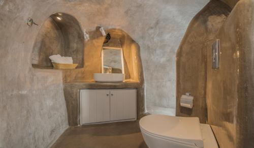 Koupelna v ubytování AQUA SERENITY LUXURY SUITES SANTORINI