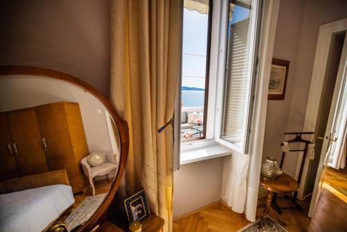 Zadar Center Beach Apartment - DIRECTLY ON THE SEA
