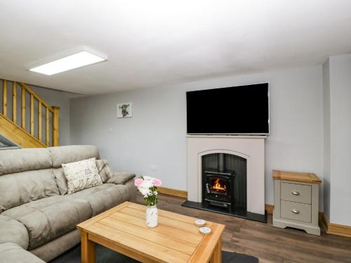 1 Bury Farm Cottage – Photos 4