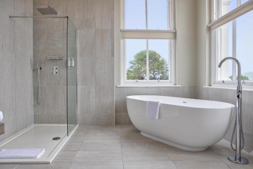 Un baño de The Ro Hotel Windermere