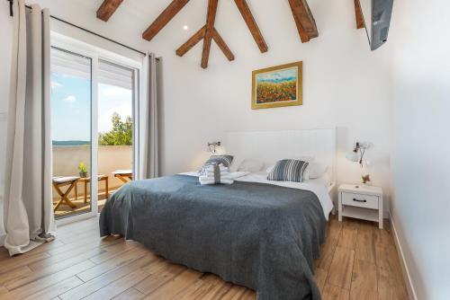 VILLA SUNRISE