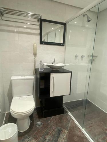 Bilik mandi di Flat em Sol Alphaville Hotel & Residence