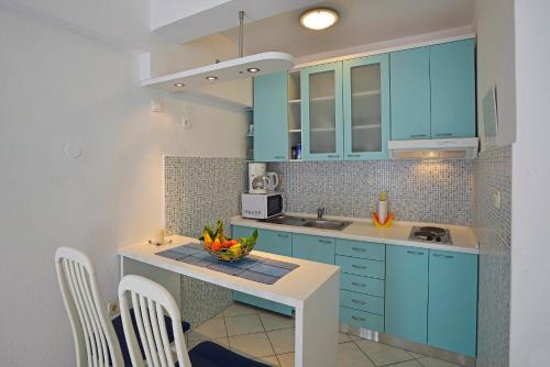 Dapur atau dapur kecil di Apartments Viskovic Margita