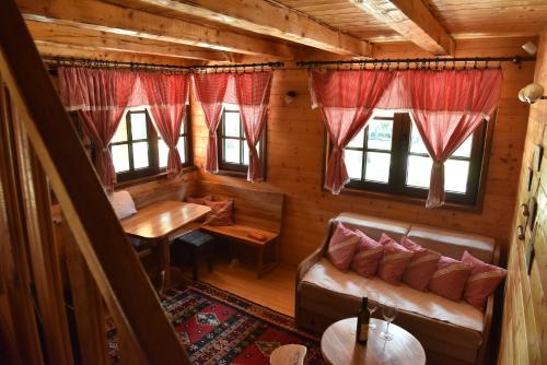Gallery image of Zlatiborske brvnare in Zlatibor