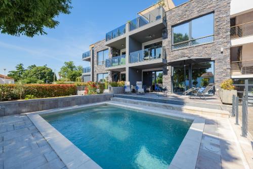 Apartment Monika with private pool in Porec