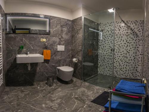 Koupelna v ubytování Apartmány Nový Javor - ubytování u soukromého hostitele s možností využití wellness