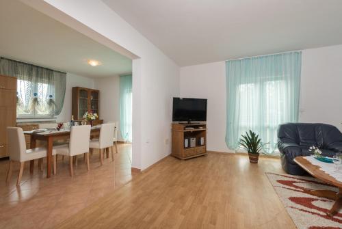 Holiday Home Viola by 22Estates