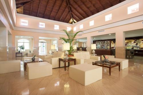 Prostor za sedenje u objektu Majestic Colonial Punta Cana - All Inclusive