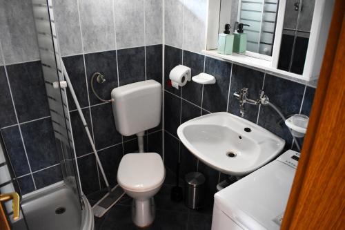 Apartment Vujica, Okrug Gornji