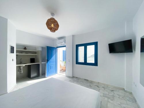 TV a/nebo společenská místnost v ubytování LULU - Self Catering Accommodation