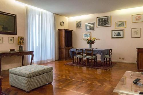 Luxury Art Atelier Apartment
