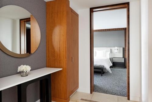 Four Seasons Hotel Denver Image