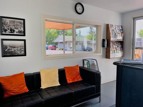 Χώρος καθιστικού στο Ashland Motel - Oregon