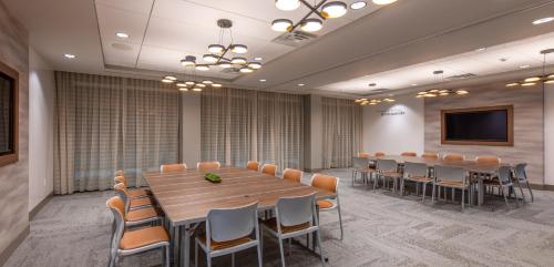 Kawasan bisnes dan/atau bilik persidangan di EVEN Hotel Atlanta - Cobb Galleria by IHG