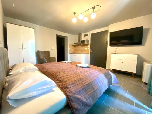 Balkon Apartmanház Panzió 8230 Balatonfüred, Borsos Miklós utca kép - 3