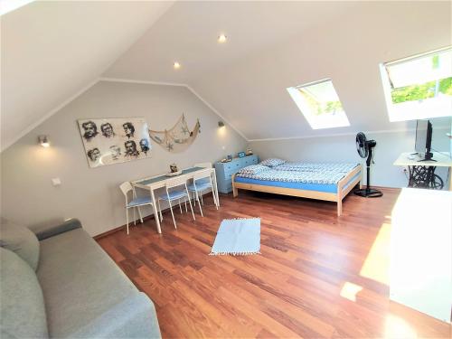 Madzia - pokoje 2-4 osobowe z łazienkami