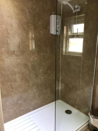 A bathroom at Elizabeth House 