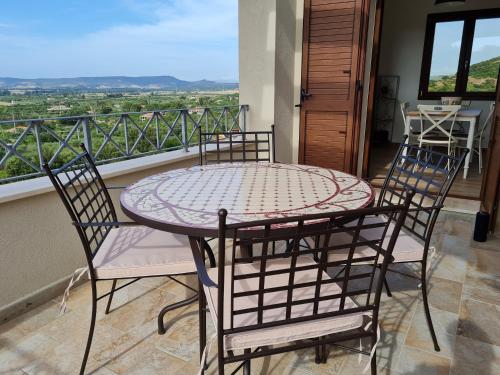 Μπαλκόνι ή βεράντα στο Alghero - House with Panoramic View immersed in full nature