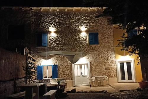 Το κτήριο όπου στεγάζεται  η βίλα