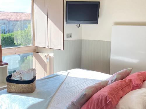 A television and/or entertainment centre at Hotel Santa Clara