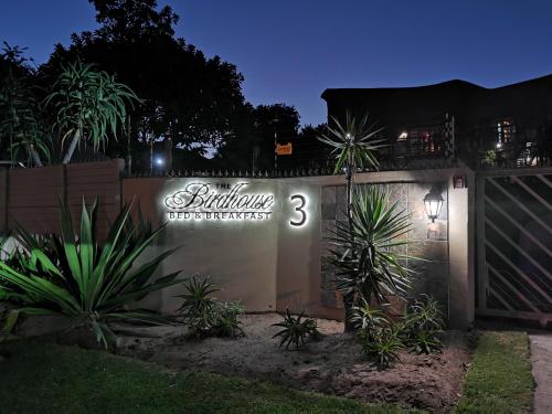 Κήπος έξω από το The Birdhouse Bed & Breakfast #NO Loadshedding #Solar Energy