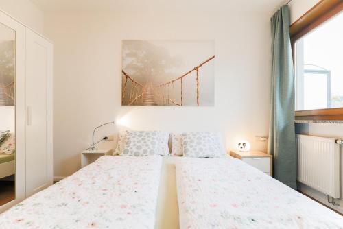 Apartment White Room – Photos 3