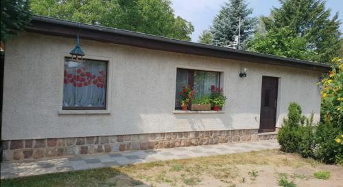 Das Gebäude in dem sich das Ferienhaus befindet