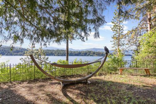 Lakeside Loungin'