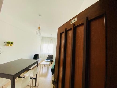 Foto da galeria de Simple One bedroom flat in Engomi em İncirli