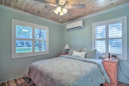 Gallery image of Quiet Crystal Beach Hideaway - Steps to the Sand! in Crystal Beach